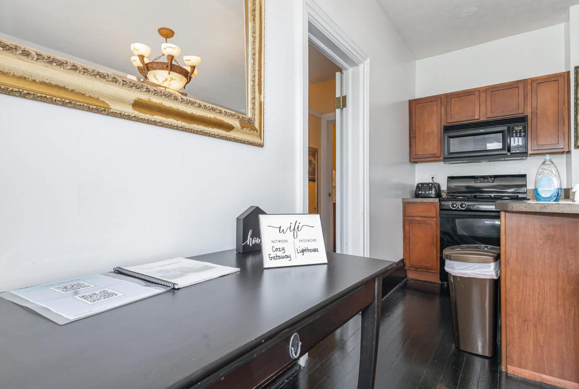 Spacious Upstairs 1Bed- Walking Distance To Beach Outlet Mall Michigan City Bagian luar foto