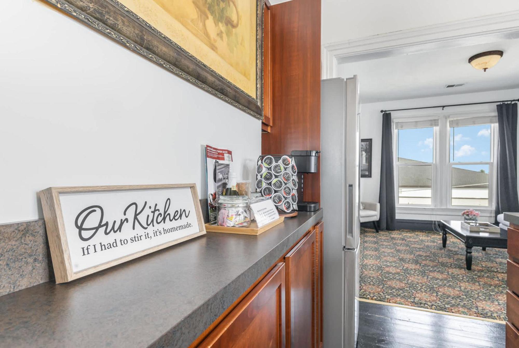Spacious Upstairs 1Bed- Walking Distance To Beach Outlet Mall Michigan City Bagian luar foto