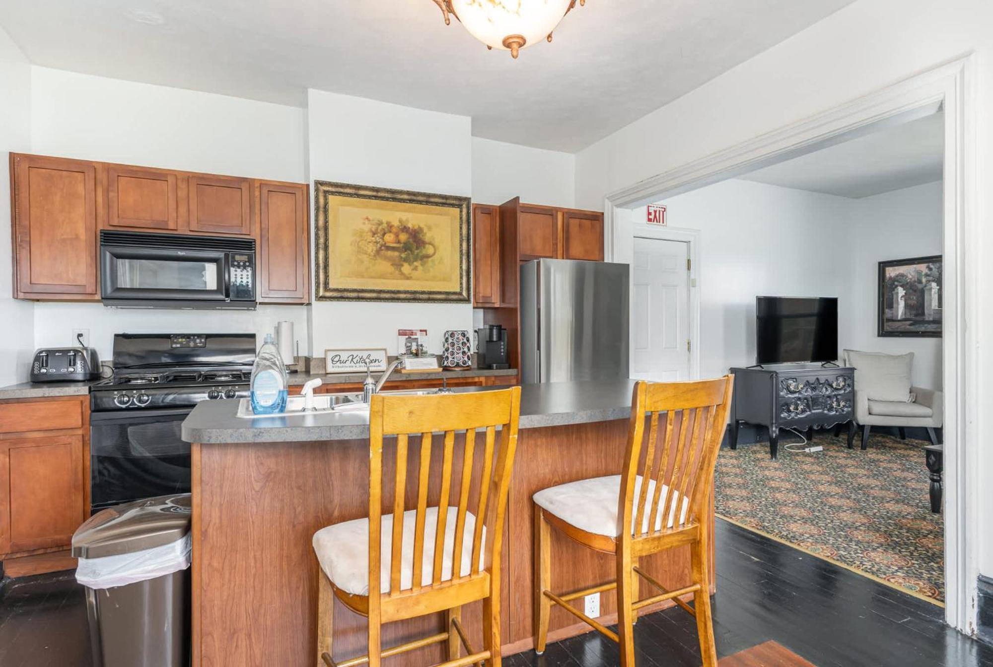 Spacious Upstairs 1Bed- Walking Distance To Beach Outlet Mall Michigan City Bagian luar foto